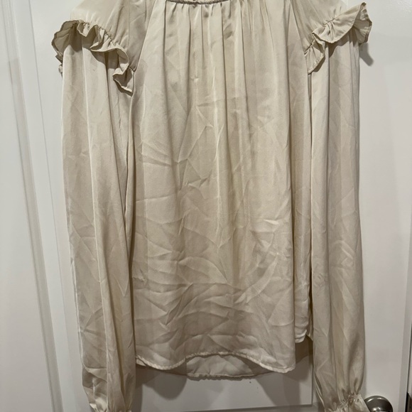 GAP Cream Ruffle V-Neck Blouse - Picture 5 of 5